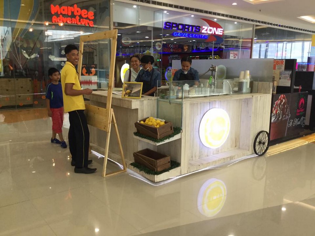 Limon's first-ever kiosk at the North Wing of SM City Iloilo opened in October 2016.