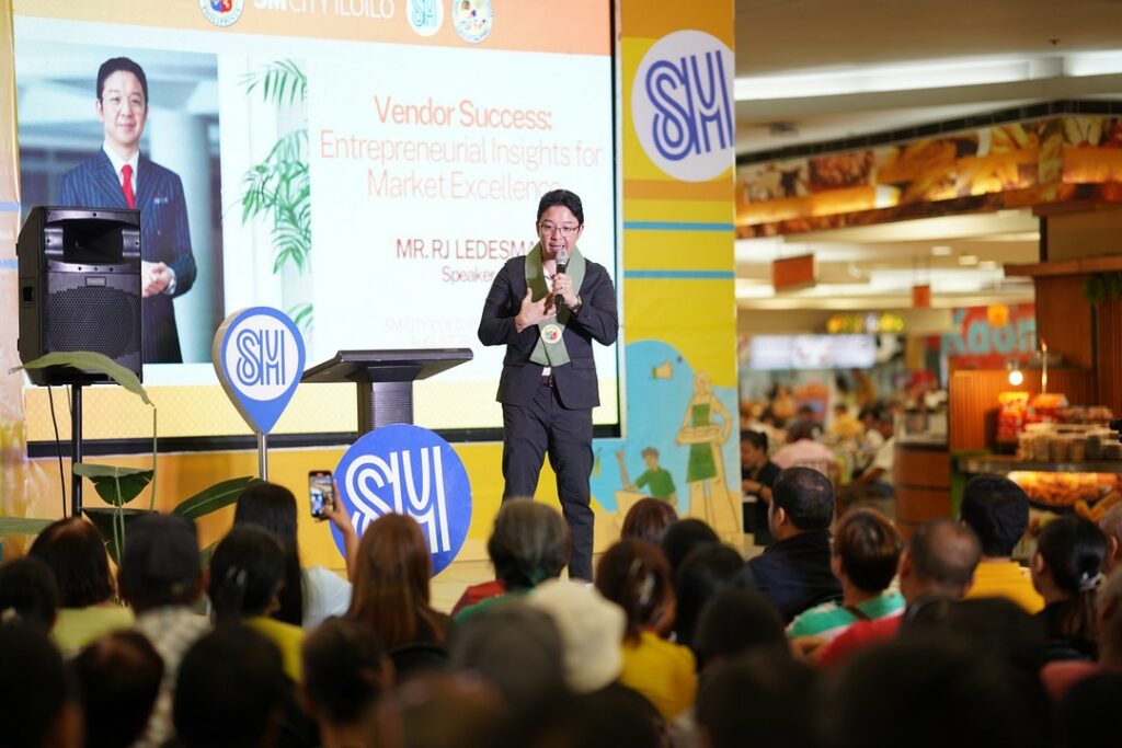 Entrepreneur, Actor, Model RJ Ledesma was the talks to Iloilo City's market vendors during the Vendor Success Entrepreneurial Insights for Market Excellence during the Capacity Development Training program of the Iloilo City Government and SM.